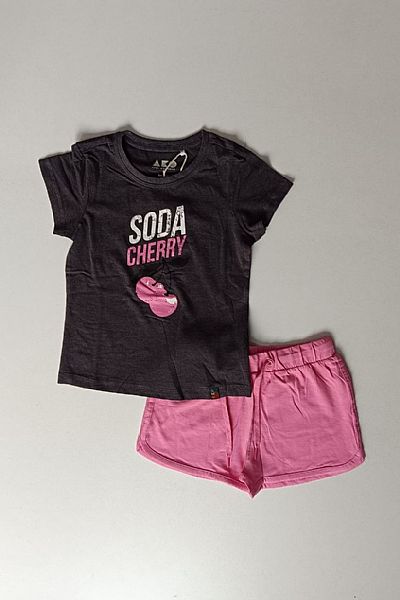 Σετ με σορτσάκι