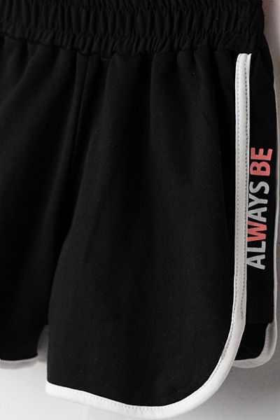 Σετ με σορτσάκι